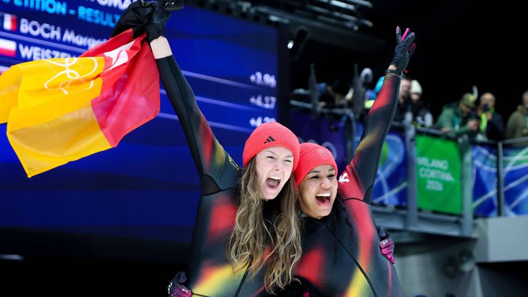 Gold: Laura Nolte, Deborah Levi (Zweierbob).