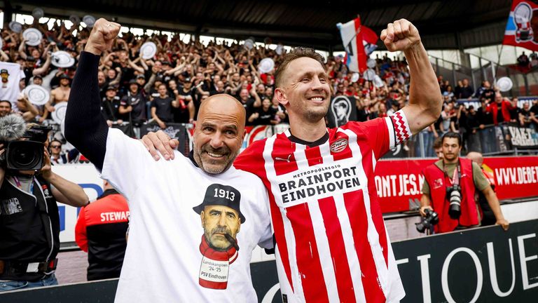 Peter Bosz und Luuk de Jong - beide aus der Bundesliga bekannt - eilen mit der PSV gemeinsam von Erfolg zu Erfolg.