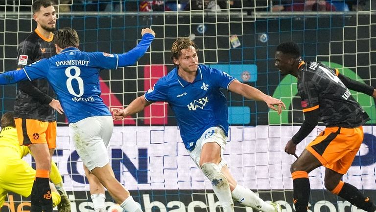 Der SV Darmstadt 98 ist neuer Tabellenführer in der 2. Bundesliga.