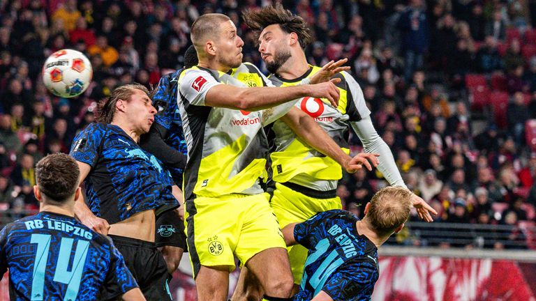 Später Wahnsinn vor dem Klassiker! BVB erkämpft Punkt in Leipzig