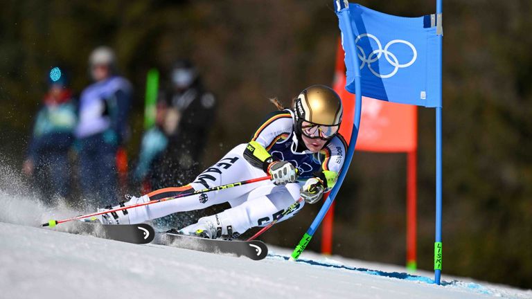 Lena Dürr zeigt bei den Olympischen Spielen 202 eine starke Leistung im Riesenslalom.