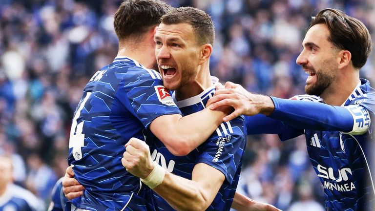 Edin Dzeko erzielt gegen Dynamo einen Doppelpack. 