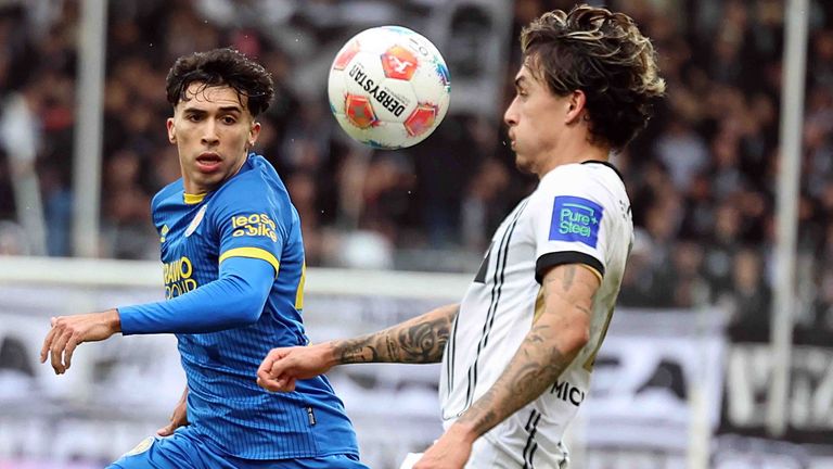 Johan Gomez (l.) von Eintracht Braunschweig im Duell mit Nicholas Mickelson.