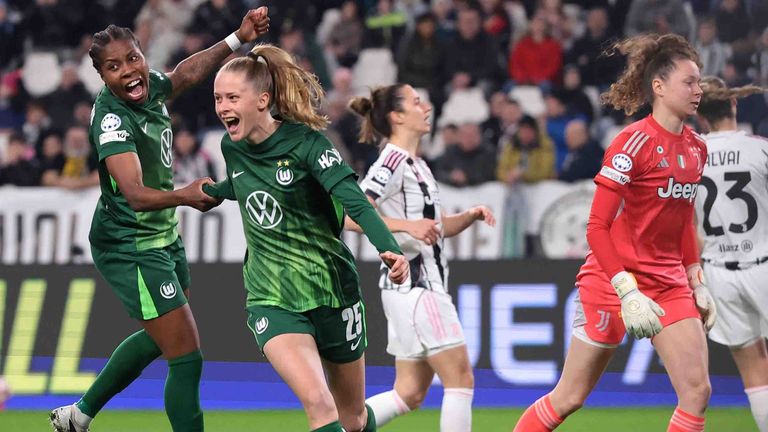 Vivien Endemann feiert ihren Treffer gegen Juventus Turin.