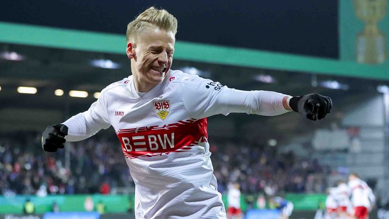 Chris Führich feiert seinen Treffer beim Sieg bei Holstein Kiel.