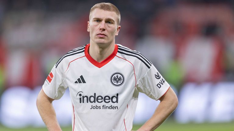 Enttäuschung bei Rasmus Kristensen und Eintracht Frankfurt nach der Niederlage gegen Bayer Leverkusen. Am Freitag geht es gegen Union. 