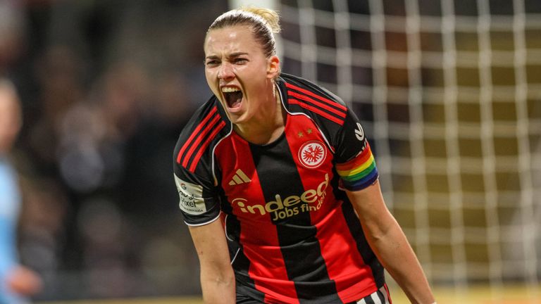 Laura Freigang trifft gegen den SC Freiburg.