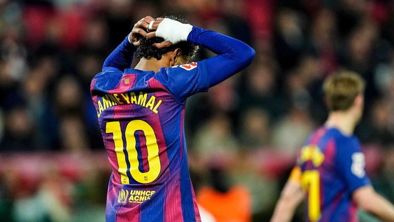 Lamine Yamal scheiterte vom Elfmeterpunkt und Barca am katalonischen Nachbarn.