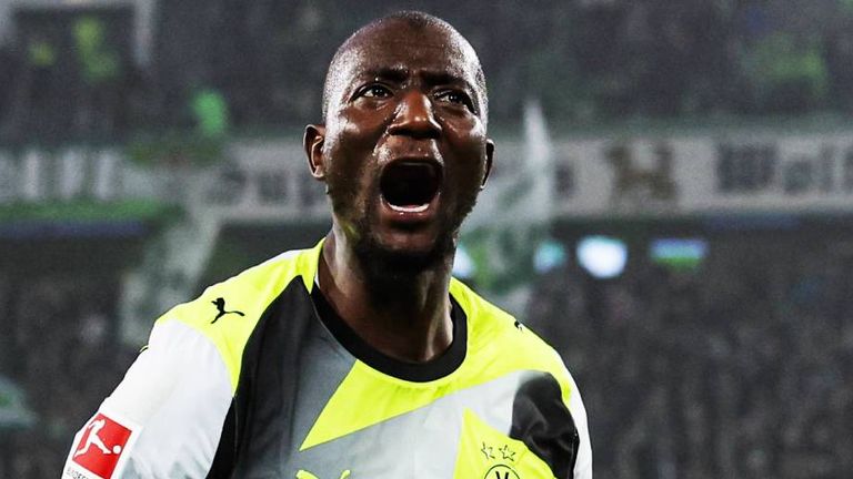 Serhou Guirassy beschert dem BVB spät drei Punkte in Wolfsburg. 