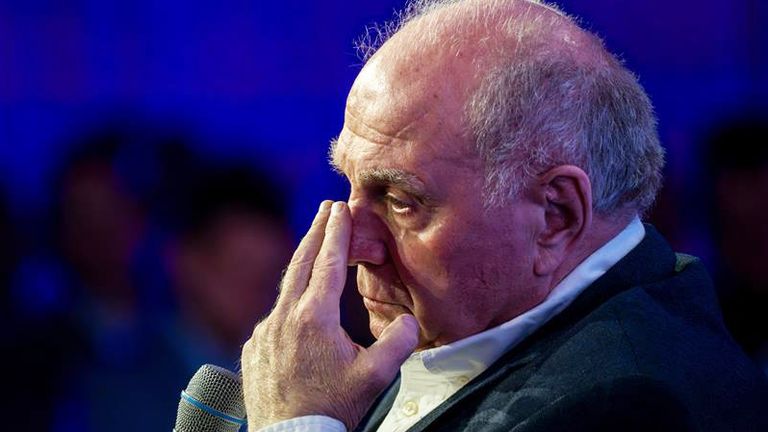 Bayerns Ehrenpräsident Uli Hoeneß spricht über seine Zeit im Gefängnis. 