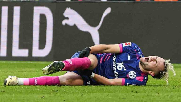 Bitter! Benedict Hollerbach wird in dieser Saison nicht mehr für die 05er auf dem Platz stehen.