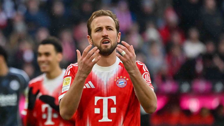 Kann es kaum glauben! Harry Kane verschuldete gegen Frankfurt einen Elfmeter.