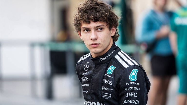 Mercedes-Pilot Kimi Antonelli crashte mit seinem seltenen Dienstwagen in der Nähe seines Wohnortes.