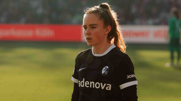 Lisa Kolb verlängert ihren auslaufenden Vertrag beim SC Freiburg.