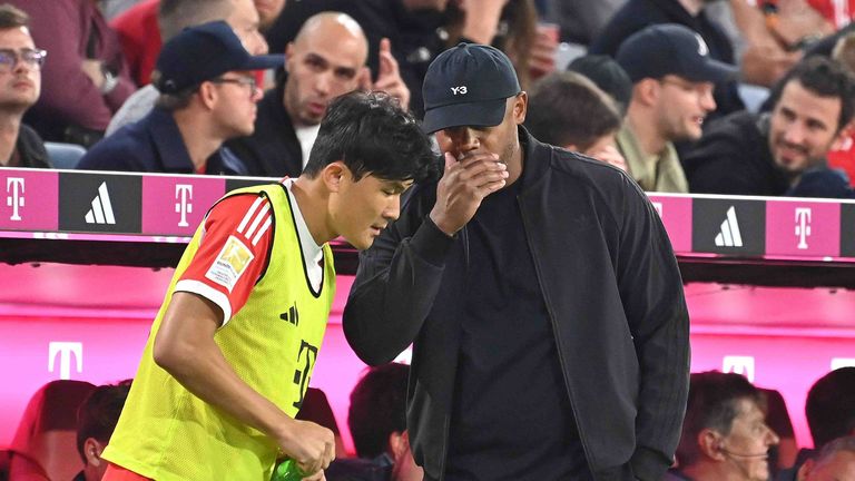 Vincent Kompany setzte Abwehrspieler Minjae Kim im Spitzenspiel auf die Tribüne.