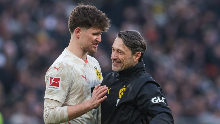 Gregor Kobel (l.) schwärmt über seinen Trainer Niko Kovac (r.) in den höchsten Tönen.