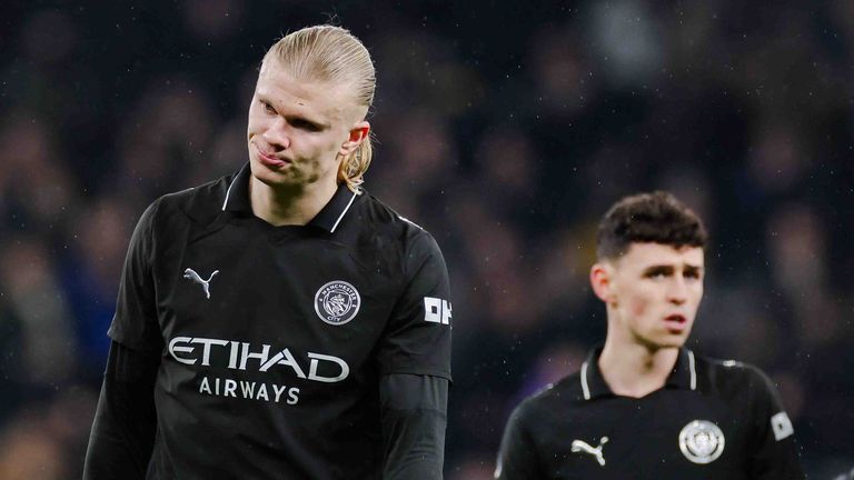 Enttäuschung pur! Erling Haaland (li.) und Manchester City müssen einen herben Rückschlag verdauen.