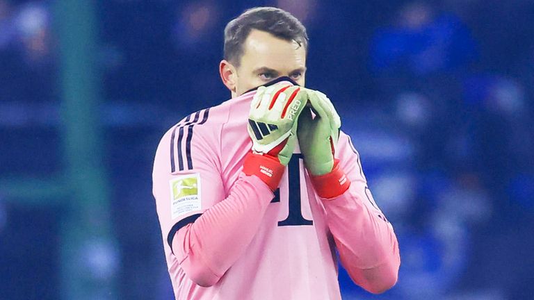 Manuel Neuer musste gegen Bremen zur Halbzeit raus.