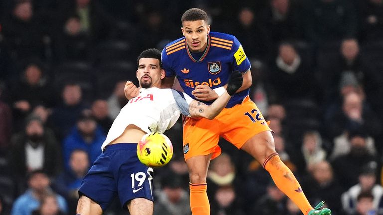 Newcastle gewinnt bei Tottenham und beendet Negativlauf.