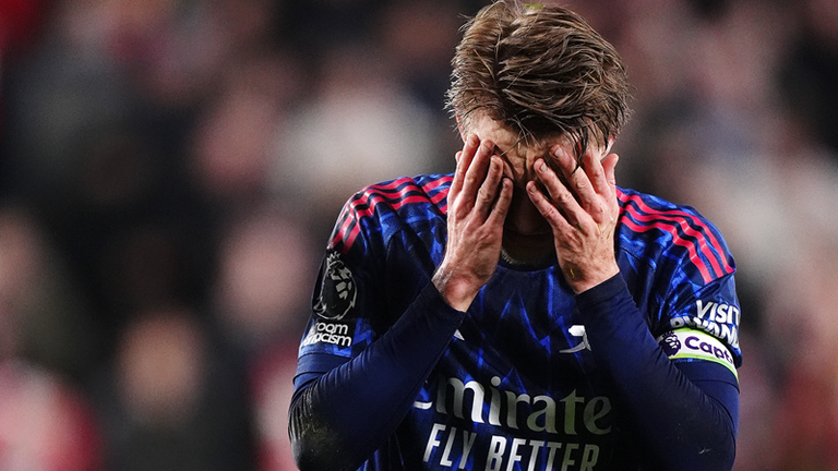 Martin Ödergaard und Arsenal patzen gegen Brentford - City kommt immer näher. Am Sonntagabend kommt das Derby gegen Tottenham.