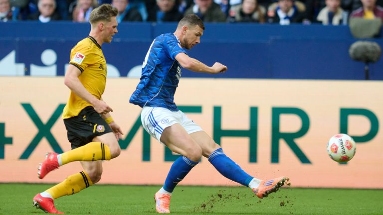 Edin Dzeko erzielt gegen Dynamo einen Doppelpack. 