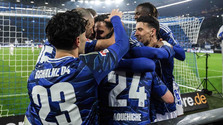 FC Schalke 04 - 1.FC Magdeburg.