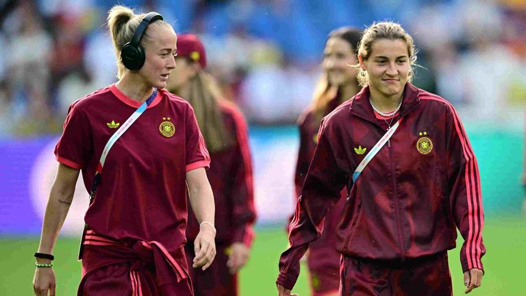 Lea Schüller (l.) und Carlotta Wamser sind zwei prominente Rückkehrerinnen in den DFB-Kader.