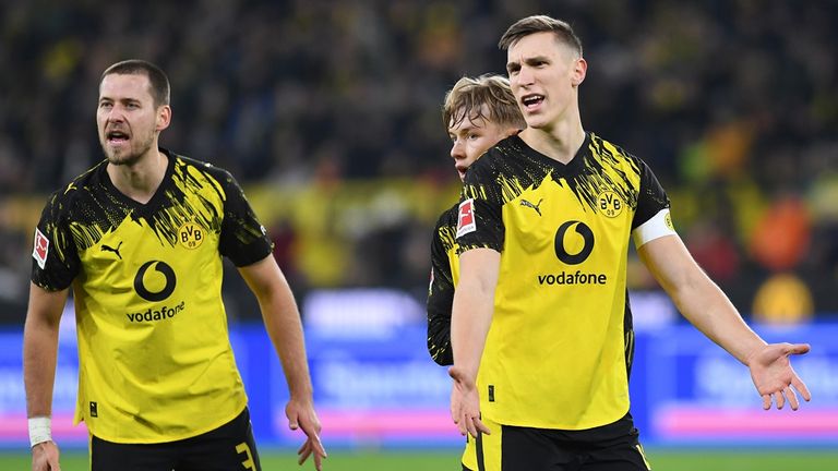 Nico Schlotterbeck (r.) wird fehlen. Wer ersetzt den Abwehrchef gegen Mainz?