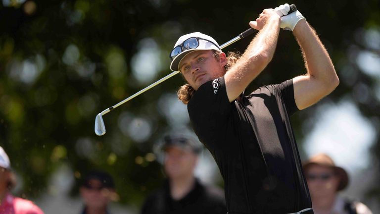 Freddy Schott feiert auf der DP World Tour in Bahrain seinen ersten Titel.