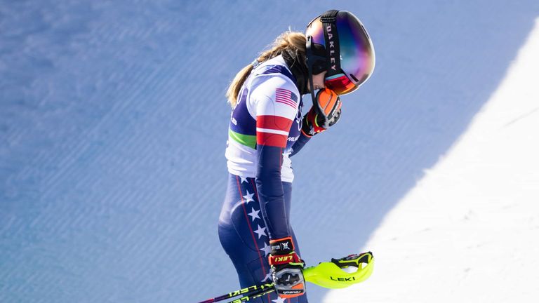 Der US-Superstar Mikaela Shiffrin gewinnt Slalom-Gold! Mit 1,50s Vorsprung holt sie ihre 3. olympische Goldmedaille.