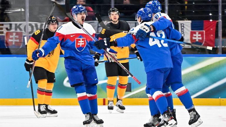 Die Slowakei bejubelt die Führung gegen Deutschland. 