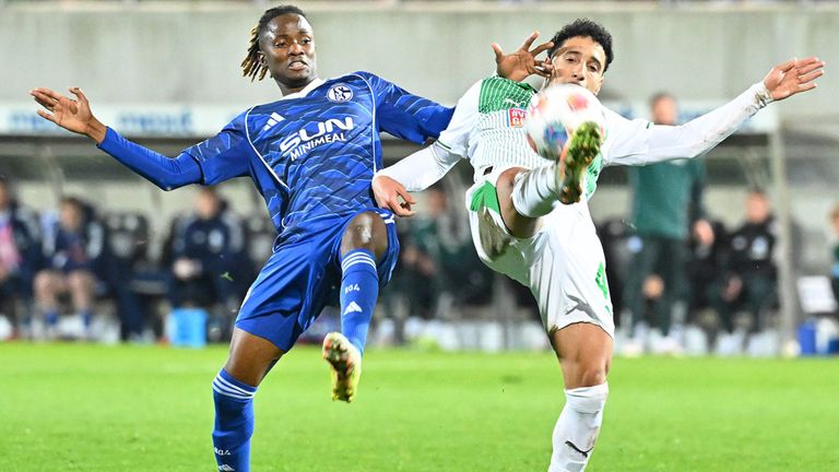 SpVgg Greuther Fürth gegen den FC Schalke 04.