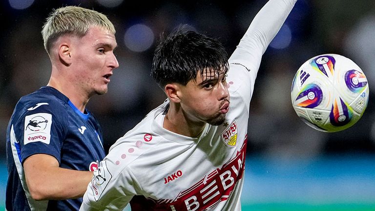 Stuttgart-Talent Mirza Catovic (r.) hier im Duell mit Paul Hennrich von der TSG Hoffenheim II.