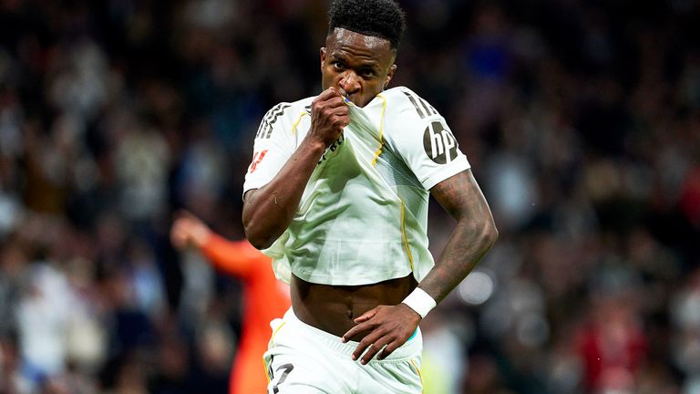 Vinicius Jr. trifft beim 4:1-Sieg von Real Madrid gegen Real Sociedad doppelt. 