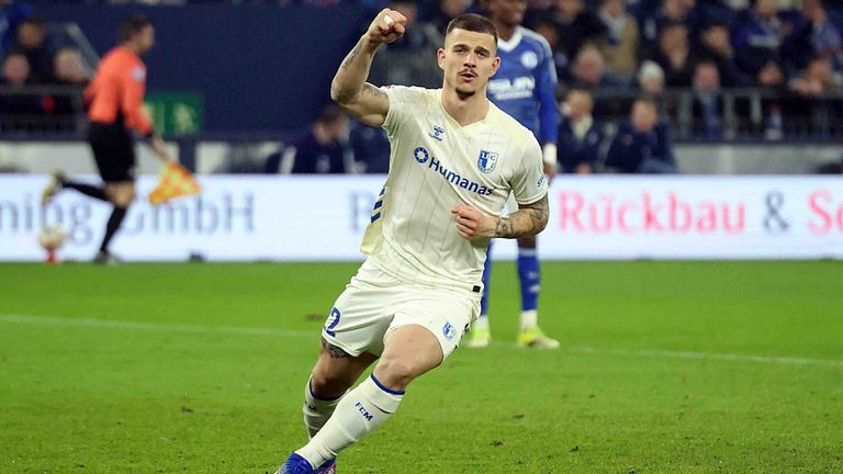 FC Schalke 04 - 1.FC Magdeburg.