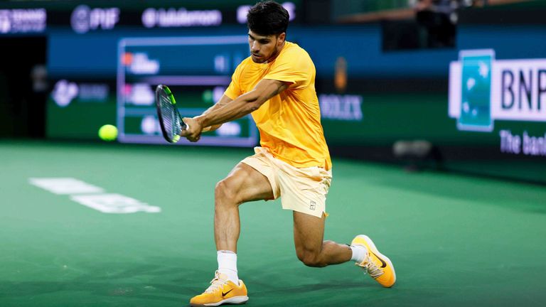 Die Siegesserie von Carlos Alcaraz 2026 endet gegen Daniil Medvedev in Indian Wells.