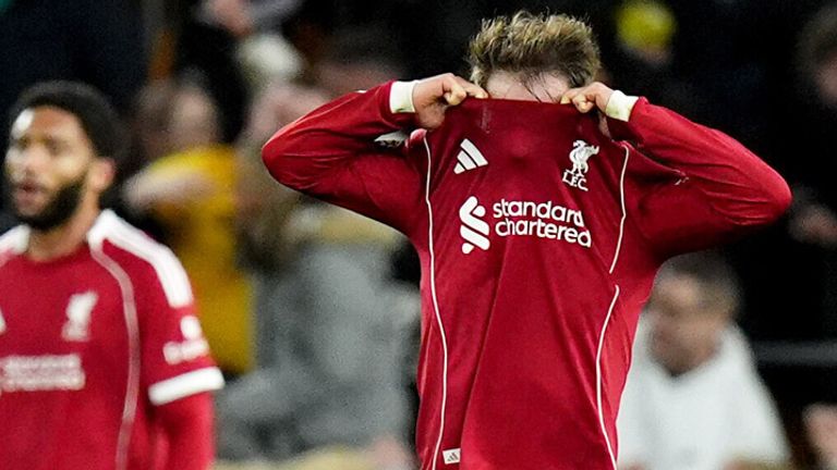 Der FC Liverpool verliert bei den Wolverhampton Wanderers.