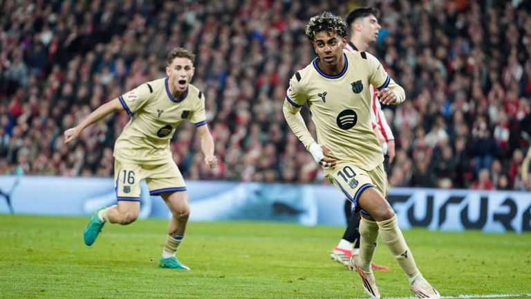 Der FC Barcelona feiert einen wichtigen Sieg.