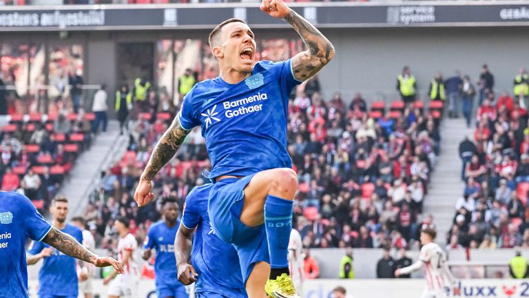 Bayer Leverkusen dreht Spiel gegen den SC Freiburg.