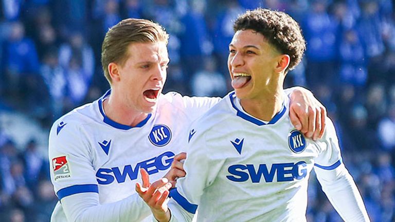 Louey Ben Farhat (r.) macht beim Karlsruher SC mächtig auf sich aufmerksam.