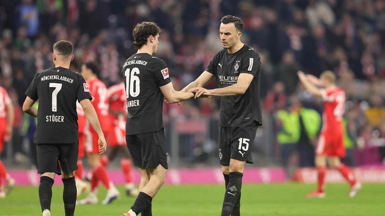 Enttäuschung bei Mönchengladbach nach der 1:4-Niederlage gegen Bayern München. Am Freitag geht es für sie gegen Abstiegskandidat St. Pauli.