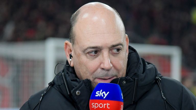 Leverkusen-Boss Fernando Carro muss seine Beleidigung teuer bezahlen.