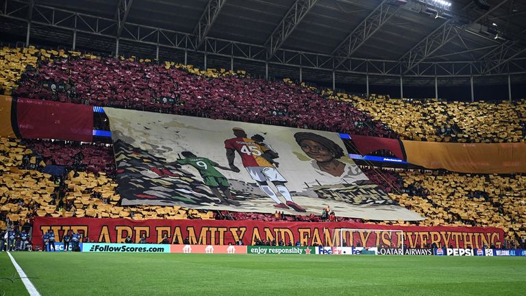 Emotionale Osimhen-Choreo der Gala-Fans.