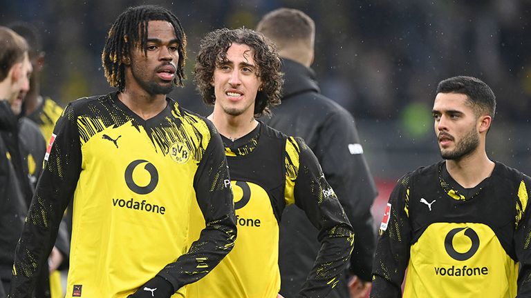 Carney Chukwuemeka (l.) ist im Sommer fest zum BVB gewechselt.