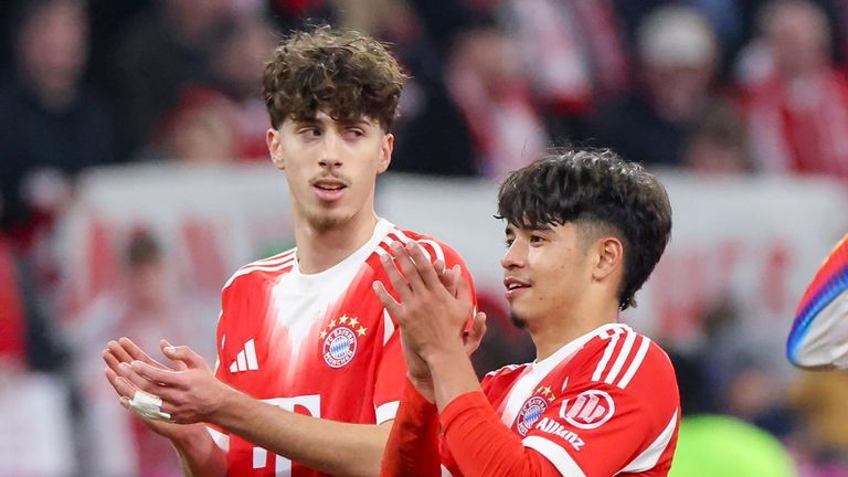 Steht beim FC Bayern vor einer Vertragsverlängerung: David Santos Daiber (l.).