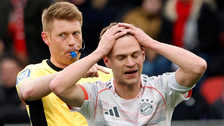 Die Entscheidungen von Schiedsrichter Christian Dingert in Leverkusen wollten die Stars des FC Bayern nicht nachvollziehen.