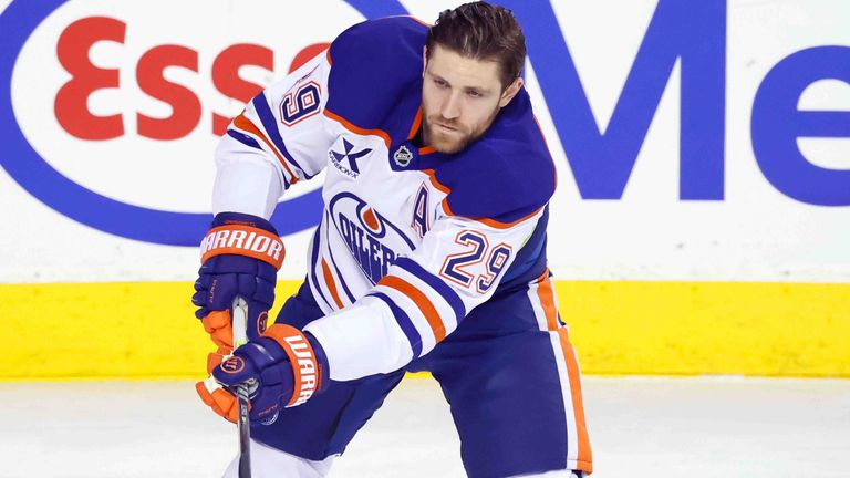 Leon Draisaitl ist zur Behandlung bei Müller-Wohlfahrt vom FC Bayern