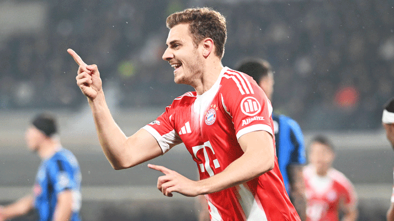 Josip Stanisic bejubelt seinen Treffer zum 1:0 für die Bayern im CL-Achtelfinale gegen Atalanta Bergamo.