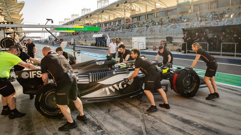 Sky zeigt bei allen F1-Rennen und Qualifyings in dieser Saison den Pitlane-Channel auf skysport.de und in der Sky Sport App für Sky Kunden.