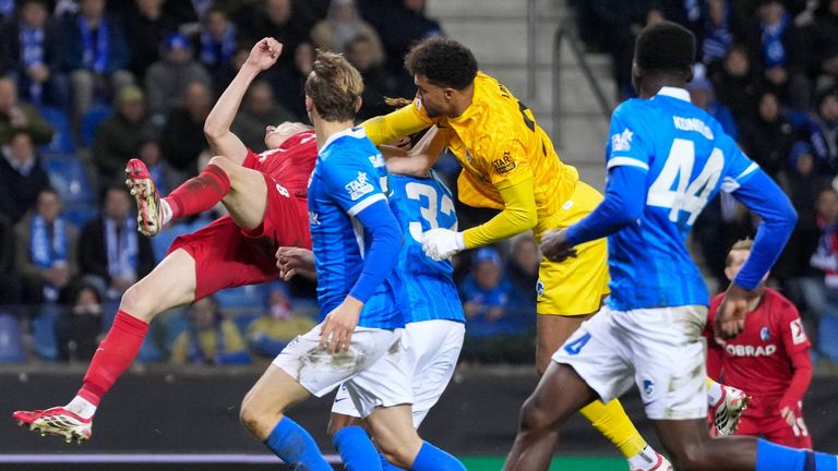 Der SC Freiburg muss um das Viertelfinale in der Europa League bangen. 